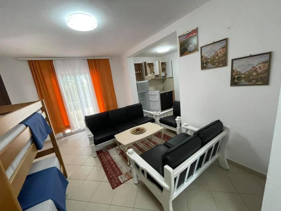 Aparthotel Vila Tufi Velipojë エクステリア 写真