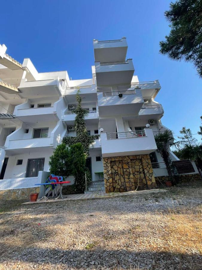 Aparthotel Vila Tufi Velipojë エクステリア 写真