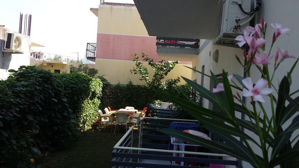 Aparthotel Vila Tufi Velipojë エクステリア 写真