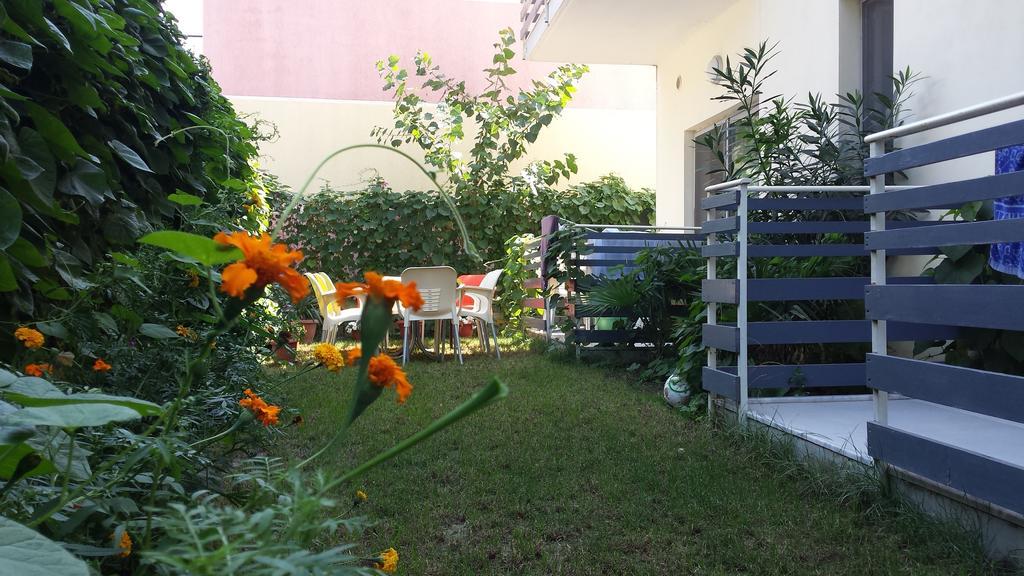 Aparthotel Vila Tufi Velipojë エクステリア 写真