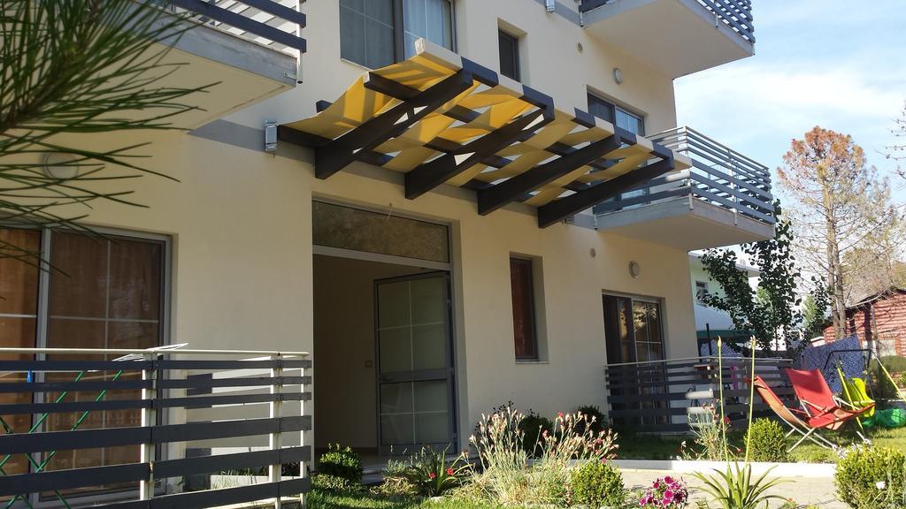 Aparthotel Vila Tufi Velipojë エクステリア 写真