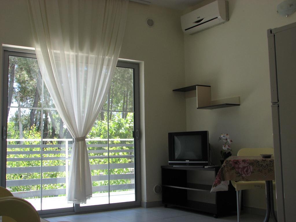 Aparthotel Vila Tufi Velipojë エクステリア 写真