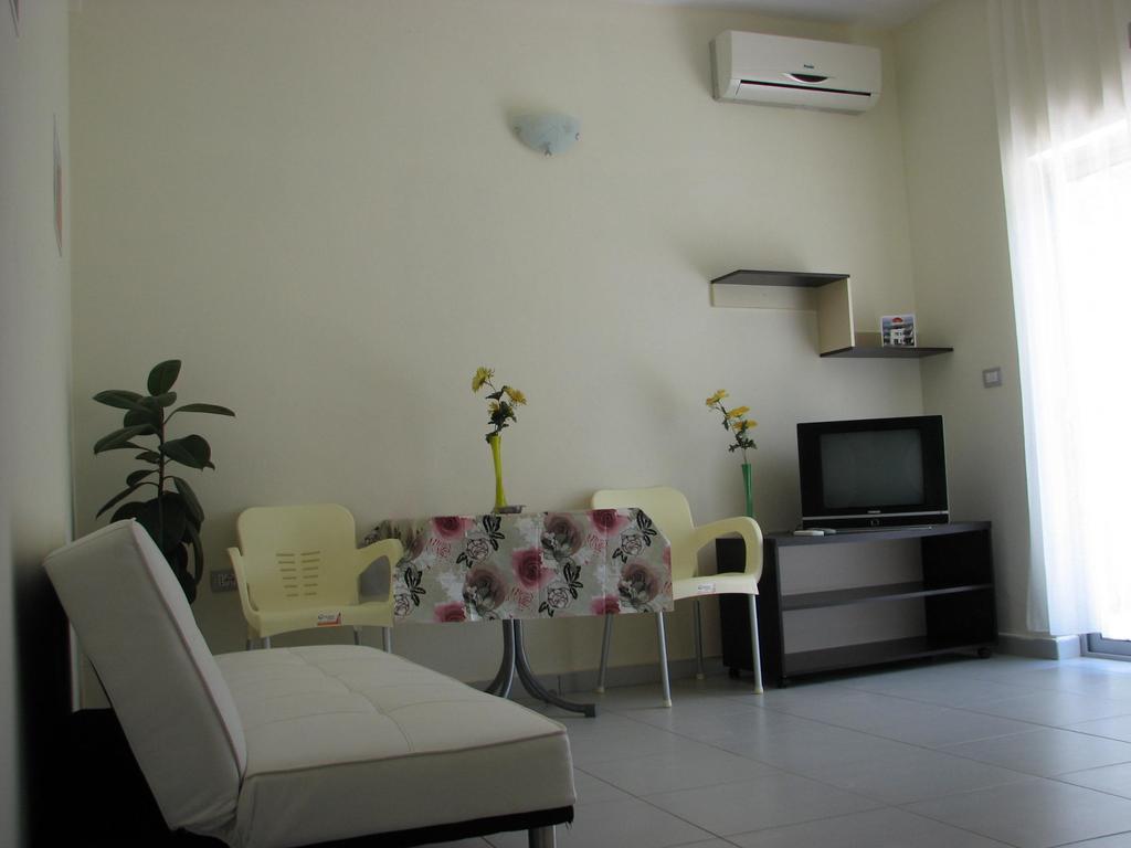 Aparthotel Vila Tufi Velipojë エクステリア 写真