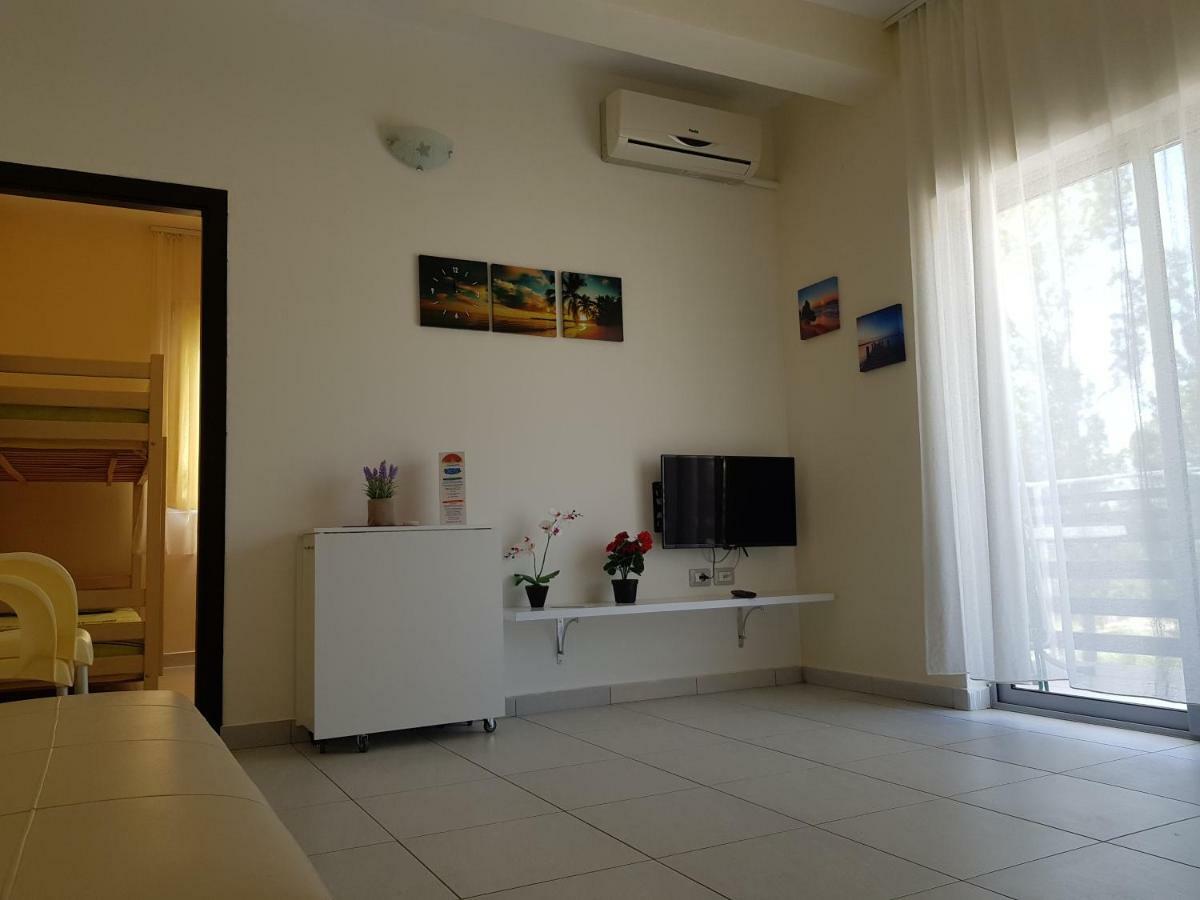 Aparthotel Vila Tufi Velipojë エクステリア 写真